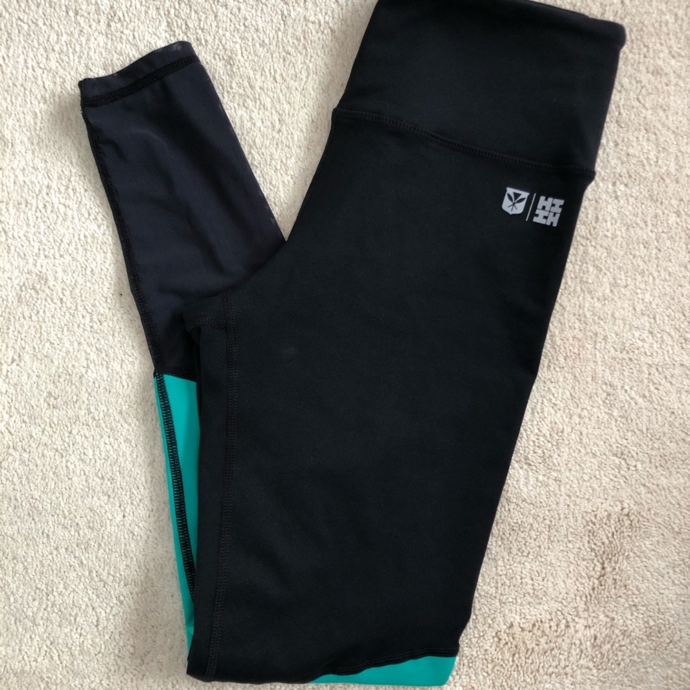 HI Finest Workout Leggings